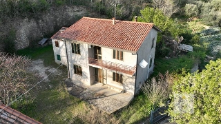 zoom immagine (Casa singola 180 mq, soggiorno, 3 camere, zona Lozzo Atestino)