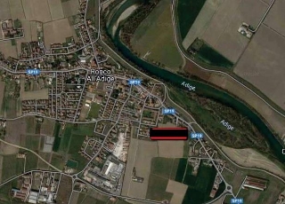 zoom immagine (Terreno 1630 mq, zona Ronco all'Adige)
