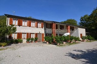 zoom immagine (Rustico 1300 mq, soggiorno, 3 camere, zona Montegrotto Terme)