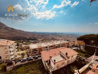 zoom immagine (Appartamento 115 mq, soggiorno, 2 camere, zona Rocca di Papa - Centro)