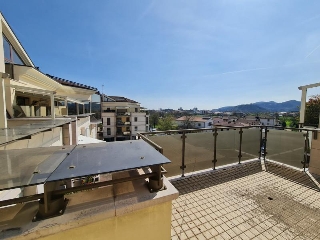 zoom immagine (Attico 290 mq, soggiorno, più di 3 camere, zona Montegrotto Terme)