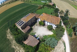 zoom immagine (Casa singola 1000 mq, soggiorno, 10 camere, zona Castello delle Forme)