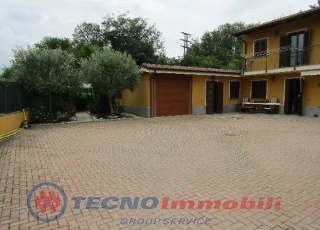 zoom immagine (Vendita Casa indipendente a San Francesco Al Campo condizione: Ristrutturato piano: Su più livelli)