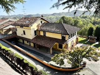zoom immagine (Villa 700 mq, soggiorno, 8 camere, zona Scallaro)