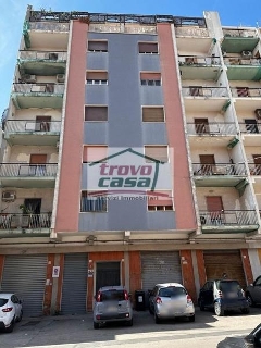 zoom immagine (Appartamento 170 mq, soggiorno, 4 camere, zona Tica - Tisia)