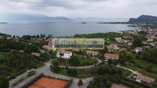 zoom immagine (Terreno 3000 mq, zona Manerba del Garda)