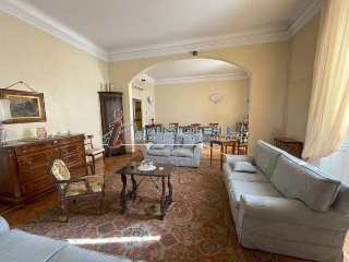 zoom immagine (Appartamento 229 mq, soggiorno, 2 camere, zona De Angeli)