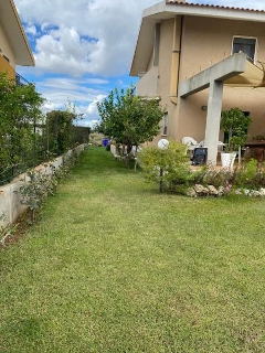 zoom immagine (Villa 150 mq, soggiorno, 3 camere, zona Avola antica)