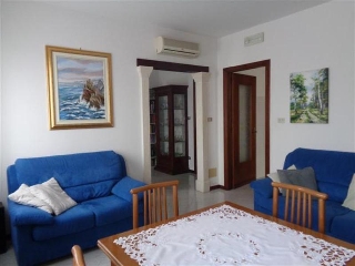 zoom immagine (Casa singola 440 mq, soggiorno, più di 3 camere, zona Villa Estense)