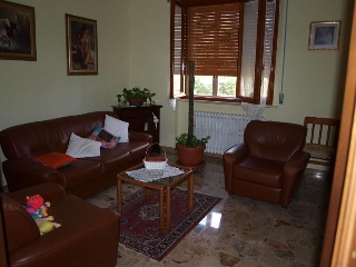 zoom immagine (Appartamento 122 mq, soggiorno, 3 camere, zona Montignano)