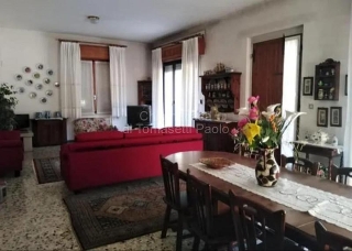 zoom immagine (Casa singola, soggiorno, più di 3 camere, zona Santa Maria delle Febbrecce)