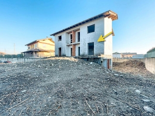zoom immagine (Bifamiliare 210 mq, soggiorno, 3 camere, zona Cavaglio d'Agogna)