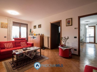 zoom immagine (Appartamento 140 mq, soggiorno, 3 camere, zona Montegrotto Terme)